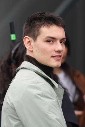 Milan, Milan Fashion Week Menswear Fall Winter 2026 2027 - Men s Fashion, Fall Winter 2026 2027 - Prada Fashion Show - Guest Arrivals. Pictured: Louis Partridge (actor)  Copyright: xAlessandroxBremecx xipa-agency.netx xx IPA_Agency_IPA70274737
