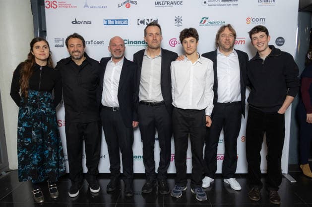 Ceremonie Des Lumieres 2026 Dom La Nena, guests, Vincent Munier (C), a guest, Laurent Joffrion and Antoine Lavorel attends the Ceremonie Des Lumieres 31th International Press Award Ceremony at l Institut du Monde Arabe on January 18, 2026 in Paris, France. Photo by Nasser Berzane ABACAPRESS.COM Paris France  Copyright: xBerzanexNasser ABACAx