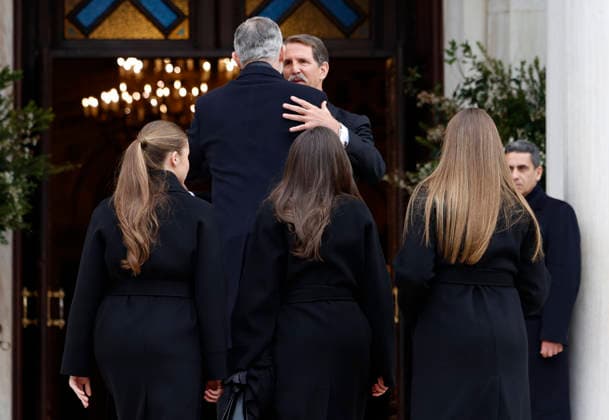 Spanish King Felipe VI (2L) next to Queen Letizia (2R), Princess Leonor (L) and infanta Sofia (R) greet Crown Prince of Greece Pavlos (C) at their arrival to the funeral of Princess Irene of Greece and Denmark held at the Metropolitan cathedreal of Athens, Greece on 19 January 2026. Princess Irene of Greece and Denmark died in Madrid last 15 January. Funeral of Princess Irene of Greece and Denmark in Athens !ACHTUNG: NUR REDAKTIONELLE NUTZUNG!  Copyright: xMariscalx GRAF1094 20260119-55019105936_1