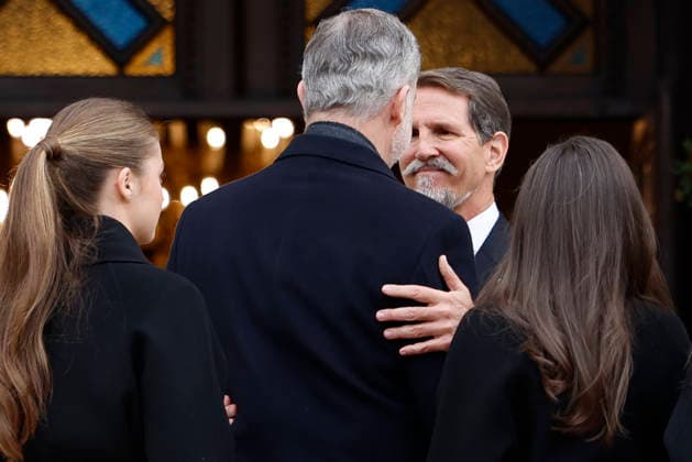 Spanish King Felipe VI (2L) next to Queen Letizia (R) and Princess Leonor (L) greet Crown Prince of Greece Pavlos (C) at their arrival to the funeral of Princess Irene of Greece and Denmark held at the Metropolitan cathedreal of Athens, Greece on 19 January 2026. Princess Irene of Greece and Denmark died in Madrid last 15 January. Funeral of Princess Irene of Greece and Denmark in Athens !ACHTUNG: NUR REDAKTIONELLE NUTZUNG!  Copyright: xMariscalx GRAF1102 20260119-55019105955_1