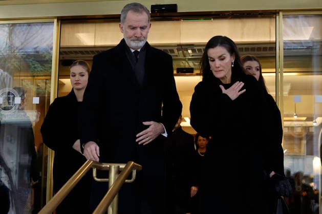 Spanish King Felipe VI (C) next to Queen Letizia (R) and Princess Leonor (L) after attending to the mass funeral of Princess Irene of Greece and Denmark held at the Metropolitan cathedreal of Athens, Greece on 19 January 2026. Princess Irene of Greece and Denmark died in Madrid last 15 January. Funeral of Princess Irene of Greece and Denmark in Athens !ACHTUNG: NUR REDAKTIONELLE NUTZUNG!  Copyright: xMariscalx GRAF1111 20260119-55019106164_1