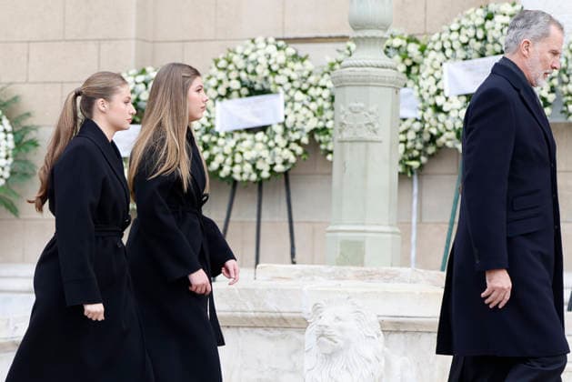Spanish King Felipe VI (R) next to Princess Leonor (L) and infanta Sofia (C) after attending to the mass funeral of Princess Irene of Greece and Denmark held at the Metropolitan cathedreal of Athens, Greece on 19 January 2026. Princess Irene of Greece and Denmark died in Madrid last 15 January. Funeral of Princess Irene of Greece and Denmark in Athens !ACHTUNG: NUR REDAKTIONELLE NUTZUNG!  Copyright: xMariscalx GRAF1126 20260119-55019106284_1