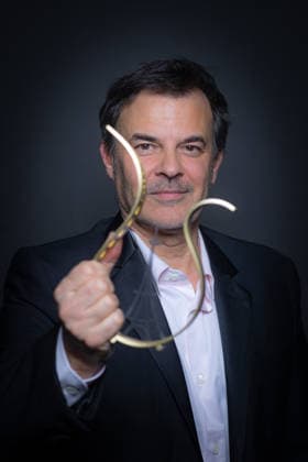 Exclusive - Ceremonie Des Lumieres 2026 - Portrait Exclusif - Francois Ozon Best film attends the Ceremonie Des Lumieres 31th International Press Award Ceremony at l Institut du Monde Arabe on January 18, 2026 in Paris, France. Photo by Nasser Berzane ABACAPRESS.COM Paris France  Copyright: xBerzanexNasser ABACAx