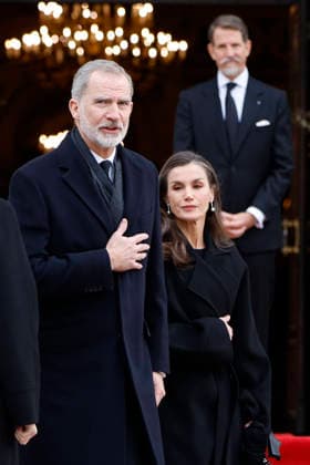 Spanish King Felipe VI (L) next to Queen Letizia (R) after attending to the mass funeral of Princess Irene of Greece and Denmark held at the Metropolitan cathedreal of Athens, Greece on 19 January 2026. Princess Irene of Greece and Denmark died in Madrid last 15 January. Funeral of Princess Irene of Greece and Denmark in Athens !ACHTUNG: NUR REDAKTIONELLE NUTZUNG!  Copyright: xMariscalx GRAF1127 20260119-55019106293_1