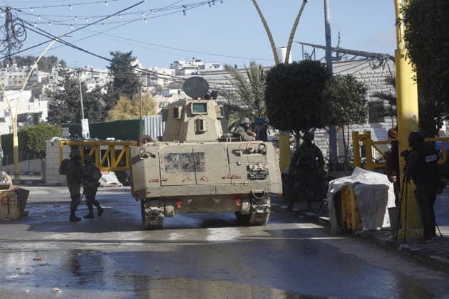 Israeli forces launched a large-scale military operation in Hebron. Israeli forces launched a large-scale military operation in Hebron. The Israeli army stated that the operation would last several days, during which explosions would be heard and increased military activity would be observed in the area. Hebron, West Bank, January 19, 2026. Photo by Mamoun Wazwaz apaimages Hebron West Bank Palestinian Territory 190126_Hebron_MW_00(1) Copyright: xapaimagesxMamounxWazwazx xapaimagesx