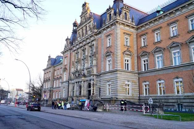 cntv District Court Hamburg Criminal Justice Building Kidnapping Case of Block Children Hamburg 19 01 2026 Hamburg Germany