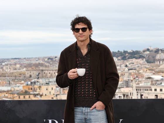Rome, Hotel De la Ville, photocall for the series The Beauty. Pictured: Ashton Kutcher with a cup of coffee.  Copyright: xMarcoxProvvisionatox xipa-agency.netx xDxAvanzo Provvisionatox IPA_Agency_IPA70287395
