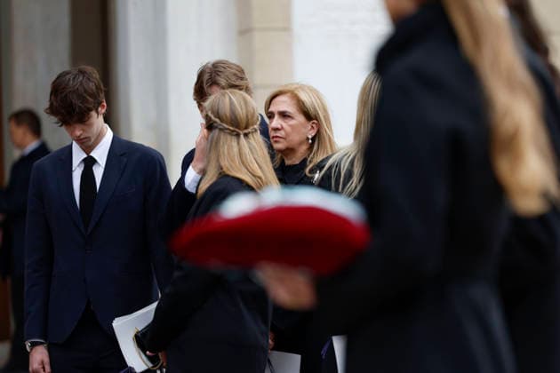 Spanish infanta Cristina (c) next to her sons Pablo Urdangarín (L) after attending to the funeral of Princess Irene of Greece and Denmark held at the Metropolitan cathedreal of Athens, Greece on 19 January 2026. Princess Irene of Greece and Denmark died in Madrid last 15 January. Funeral of Princess Irene of Greece and Denmark in Athens !ACHTUNG: NUR REDAKTIONELLE NUTZUNG!  Copyright: xMariscalx GRAF1232 20260119-55019107307_1