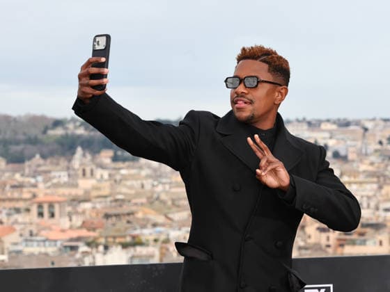 Rome, hotel De la Ville, The Beauty series photocall. Pictured: Jeremy Pope takes a selfie  Copyright: xMarcoxProvvisionatox xipa-agency.netx xDxAvanzo Provvisionatox IPA_Agency_IPA70287519