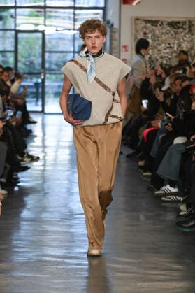 Milan, Milan Men s Fashion Week: Fall Winter 2026 - Men s Fashion, Fall Winter 2026 - Miguel Vieira fashion show. Fashion show photo: model  Copyright: xSimonaxChiocciax xipa-agency.netx xFotosickix IPA_Agency_IPA70287676