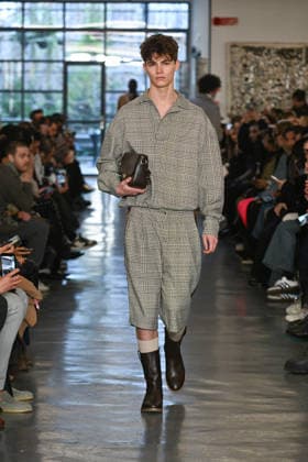 Milan, Milan Men s Fashion Week: Fall Winter 2026 - Men s Fashion, Fall Winter 2026 - Miguel Vieira fashion show. Fashion show photo: model  Copyright: xSimonaxChiocciax xipa-agency.netx xFotosickix IPA_Agency_IPA70287705