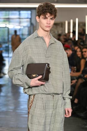 Milan, Milan Men s Fashion Week: Fall Winter 2026 - Men s Fashion, Fall Winter 2026 - Miguel Vieira fashion show. Fashion show photo: model  Copyright: xSimonaxChiocciax xipa-agency.netx xFotosickix IPA_Agency_IPA70287712