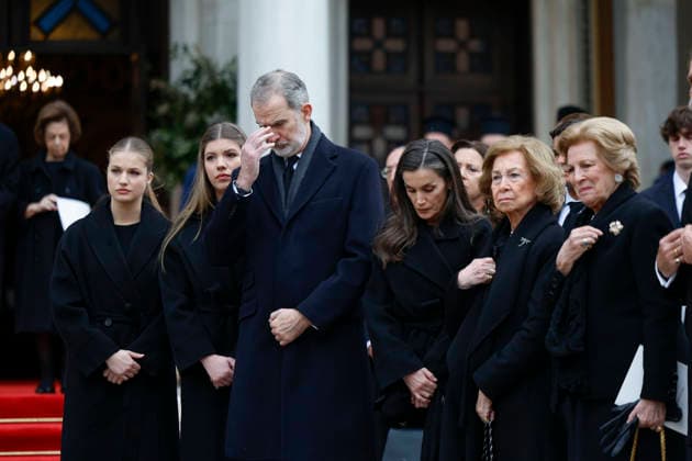 Spanish King Felipe VI (3L), Queen Letizia (4L), infanta Sofia (2L), Princess Leonor (L), former Queen Sofia (2R) and Queen Anne-Marie of Greece (R) after attending to the mass funeral of Princess Irene of Greece and Denmark held at the Metropolitan cathedreal of Athens, Greece on 19 January 2026. Princess Irene of Greece and Denmark died in Madrid last 15 January. Funeral of Princess Irene of Greece and Denmark in Athens !ACHTUNG: NUR REDAKTIONELLE NUTZUNG!  Copyright: xMariscalx GRAF1244 20260119-55019107655_1