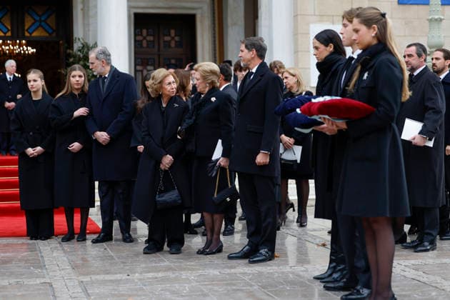 Spanish King Felipe VI (3L), Queen Letizia (4L), infanta Sofia (2L), Princess Leonor (L), former Queen Sofia (C), Queen Anne-Marie of Greece (C-R) and Crown Prince of Greece Pavlos (4R) after attending to the mass funeral of Princess Irene of Greece and Denmark held at the Metropolitan cathedreal of Athens, Greece on 19 January 2026. Princess Irene of Greece and Denmark died in Madrid last 15 January. Funeral of Princess Irene of Greece and Denmark in Athens !ACHTUNG: NUR REDAKTIONELLE NUTZUNG!  Copyright: xMariscalx GRAF1295 20260119-55019107723_1