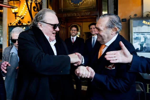 January 19, 2026, Rome, ITALIA ROMA: French actor Gerard Depardieu (L) and Italian photographer Rino Barillari (R) during their meeting at Harry s Bar on Via Veneto, in Rome, Italy, 19 January 2026. In 2024 the French actor threw ice at the photographer and punched him right here at Harry s Bar, sending him to the hospital with a ten-day prognosis. ANSA ANGELO CARCONI Rome ITALIA ROMA  - ZUMAa110 20260119_zaf_a110_013 Copyright: xAngeloxCarconix