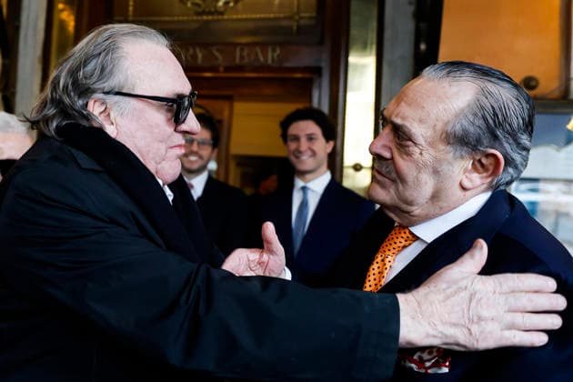 January 19, 2026, Rome, ITALIA ROMA: French actor Gerard Depardieu (L) and Italian photographer Rino Barillari (R) during their meeting at Harry s Bar on Via Veneto, in Rome, Italy, 19 January 2026. In 2024 the French actor threw ice at the photographer and punched him right here at Harry s Bar, sending him to the hospital with a ten-day prognosis. ANSA ANGELO CARCONI Rome ITALIA ROMA  - ZUMAa110 20260119_zaf_a110_016 Copyright: xAngeloxCarconix