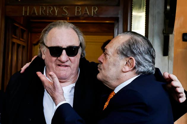 January 19, 2026, Rome, ITALIA ROMA: French actor Gerard Depardieu (L) and Italian photographer Rino Barillari (R) during their meeting at Harry s Bar on Via Veneto, in Rome, Italy, 19 January 2026. In 2024 the French actor threw ice at the photographer and punched him right here at Harry s Bar, sending him to the hospital with a ten-day prognosis. ANSA ANGELO CARCONI Rome ITALIA ROMA  - ZUMAa110 20260119_zaf_a110_018 Copyright: xAngeloxCarconix