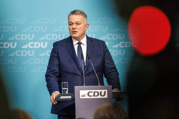Pressekonferenz CDU CSU Pressekonferenz mit dem Bundeskanzler sowie Parteivorsitzenden der CDU Deutschlands, Friedrich Merz MdB und dem Landes- und Fraktionsvorsitzenden sowie Spitzenkandidaten der CDU Rheinland-Pfalz, Gordon Schnieder MdL am 19.01.2026 in Berlin. Gordon Schnieder spricht zu den Anwesenden. Berlin Berlin Deutschland Bundestag *** Press conference CDU CSU Press conference with the Federal Chancellor and party chairman of the CDU Germany, Friedrich Merz MdB and the state and parliamentary group chairman and top candidate of the CDU Rhineland-Palatinate, Gordon Schnieder MdL on 19 01 2026 in Berlin Gordon Schnieder speaks to the audience Berlin Berlin Germany Bundestag