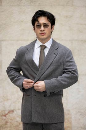MFW - Menswear Fall Winter 2026-27 ARMANI Photocall MILAN, ITALY - JANUARY 19: Hudson Williams arrives at the Giorgio Armani fashion show during the Milan Fashion Week - Menswear Fall Winter 2026-2027 on January 19, 2026 in Milan, Italy. Photo by Marco Piovanotto Abacapress.com  Copyright: xPiovanottoxMarco ABACAx