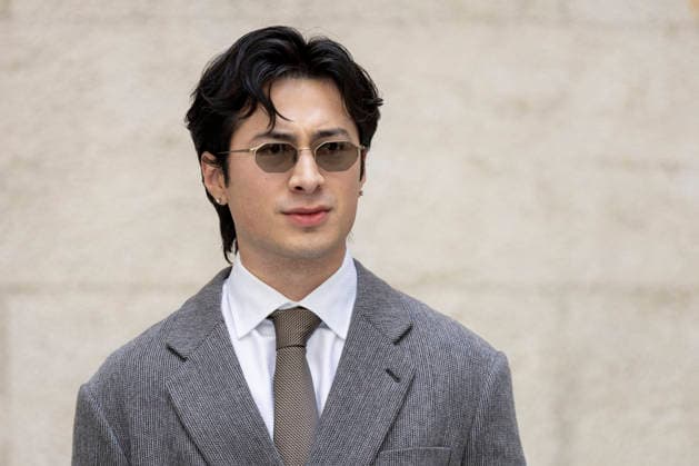 MFW - Menswear Fall Winter 2026-27 ARMANI Photocall MILAN, ITALY - JANUARY 19: Hudson Williams arrives at the Giorgio Armani fashion show during the Milan Fashion Week - Menswear Fall Winter 2026-2027 on January 19, 2026 in Milan, Italy. Photo by Marco Piovanotto Abacapress.com  Copyright: xPiovanottoxMarco ABACAx