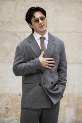 MFW - Menswear Fall Winter 2026-27 ARMANI Photocall MILAN, ITALY - JANUARY 19: Hudson Williams arrives at the Giorgio Armani fashion show during the Milan Fashion Week - Menswear Fall Winter 2026-2027 on January 19, 2026 in Milan, Italy. Photo by Marco Piovanotto Abacapress.com  Copyright: xPiovanottoxMarco ABACAx