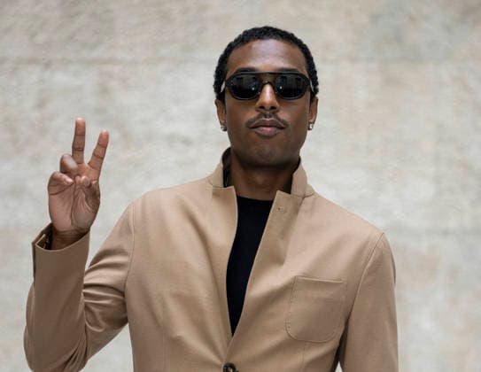 MFW - Menswear Fall Winter 2026-27 ARMANI Photocall MILAN, ITALY - JANUARY 19: Bakar arrives at the Giorgio Armani fashion show during the Milan Fashion Week - Menswear Fall Winter 2026-2027 on January 19, 2026 in Milan, Italy. Photo by Marco Piovanotto Abacapress.com  Copyright: xPiovanottoxMarco ABACAx