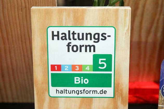 Philipp Lahm auf der Grünen Woche in Berlin Berlin, 19.01.2025 Nutri-Score Tafel auf der Grünen Woche in Berlin Berlin *** Philipp Lahm at the Green Week in Berlin Berlin, 19 01 2025 Nutri Score board at the Green Week in Berlin Berlin Copyright: xMatthiasxGränzdörferx