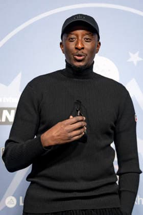 CELEBRITES : Festival International de Comedie - Alpe Huez - 19 01 2026 ALPE D HUEZ, FRANCE - Ahmed Sylla attends the Chers Parents Photocall during the 29th L Alpe d Huez International Comedy Film Festival on January 19, 2026 in Alpe d Huez, France. Photo by Sandrine Thesillat PsNewZ  Copyright: xSandrinexTHESILLATx