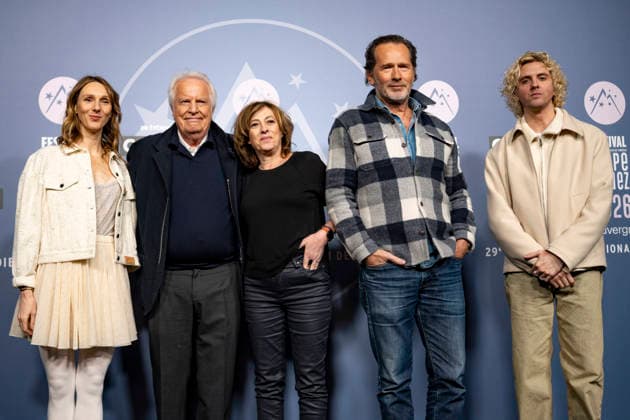 CELEBRITES : Festival International de Comedie - Alpe Huez - 19 01 2026 ALPE D HUEZ, FRANCE - Pauline ClÃ ment, AndrÃ Dussolier, Emmanuel Patron and Thomas SolivÃ res attend the Chers Parents Photocall during the 29th L Alpe d Huez International Comedy Film Festival on January 19, 2026 in Alpe d Huez, France. Photo by Sandrine Thesillat PsNewZ  Copyright: xSandrinexTHESILLATx