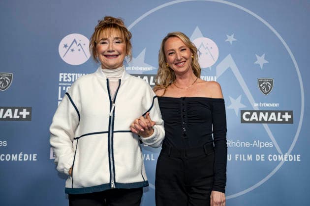 CELEBRITES : Festival International de Comedie - Alpe Huez - 19 01 2026 ALPE D HUEZ, FRANCE - Marie_Anne Chazal and Audrey Lamy attend the Chers Parents Photocall during the 29th L Alpe d Huez International Comedy Film Festival on January 19, 2026 in Alpe d Huez, France. Photo by Sandrine Thesillat PsNewZ  Copyright: xSandrinexTHESILLATx