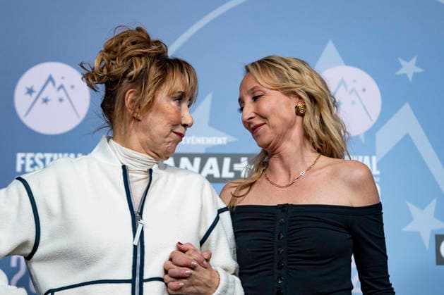 CELEBRITES : Festival International de Comedie - Alpe Huez - 19 01 2026 ALPE D HUEZ, FRANCE - Marie_Anne Chazal and Audrey Lamy attend the Chers Parents Photocall during the 29th L Alpe d Huez International Comedy Film Festival on January 19, 2026 in Alpe d Huez, France. Photo by Sandrine Thesillat PsNewZ  Copyright: xSandrinexTHESILLATx