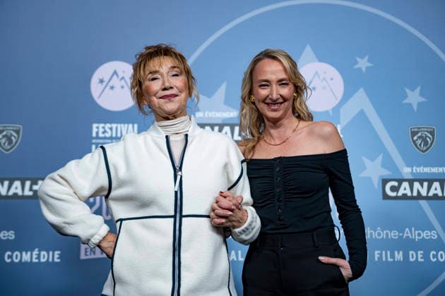 CELEBRITES : Festival International de Comedie - Alpe Huez - 19 01 2026 ALPE D HUEZ, FRANCE - Marie_Anne Chazal and Audrey Lamy attend the Chers Parents Photocall during the 29th L Alpe d Huez International Comedy Film Festival on January 19, 2026 in Alpe d Huez, France. Photo by Sandrine Thesillat PsNewZ  Copyright: xSandrinexTHESILLATx