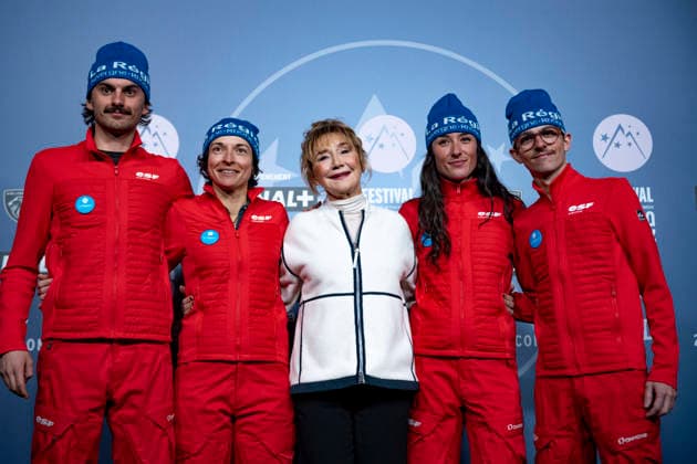 CELEBRITES : Festival International de Comedie - Alpe Huez - 19 01 2026 ALPE D HUEZ, FRANCE - Marie_Anne Chazel and monitors attend the Chers Parents Photocall during the 29th L Alpe d Huez International Comedy Film Festival on January 19, 2026 in Alpe d Huez, France. Photo by Sandrine Thesillat PsNewZ  Copyright: xSandrinexTHESILLATx