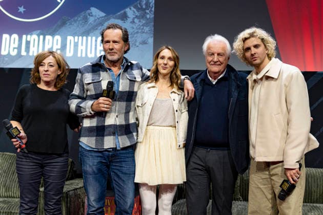 CELEBRITES : Festival International de Comedie - Alpe Huez - 19 01 2026 ALPE D HUEZ, FRANCE - Emmanuel Patron, Pauline ClÃ ment, AndrÃ Dussolier, Thomas SolivÃ res attend the Chers Parents Photocall during the 29th L Alpe d Huez International Comedy Film Festival on January 19, 2026 in Alpe d Huez, France. Photo by Sandrine Thesillat PsNewZ  Copyright: xSandrinexTHESILLATx