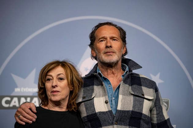 CELEBRITES : Festival International de Comedie - Alpe Huez - 19 01 2026 ALPE D HUEZ, FRANCE -Emmanuel Patron and his sister attend the Chers Parents Photocall during the 29th L Alpe d Huez International Comedy Film Festival on January 19, 2026 in Alpe d Huez, France. Photo by Sandrine Thesillat PsNewZ  Copyright: xSandrinexTHESILLATx