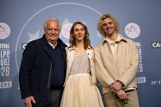 CELEBRITES : Festival International de Comedie - Alpe Huez - 19 01 2026 ALPE D HUEZ, FRANCE - AndrÃ Dussolier, Pauline ClÃ ment and Thomas SolivÃ res attend the Chers Parents Photocall during the 29th L Alpe d Huez International Comedy Film Festival on January 19, 2026 in Alpe d Huez, France. Photo by Sandrine Thesillat PsNewZ  Copyright: xSandrinexTHESILLATx