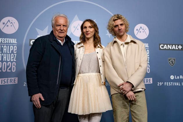 CELEBRITES : Festival International de Comedie - Alpe Huez - 19 01 2026 ALPE D HUEZ, FRANCE - AndrÃ Dussolier, Pauline ClÃ ment and Thomas SolivÃ res attend the Chers Parents Photocall during the 29th L Alpe d Huez International Comedy Film Festival on January 19, 2026 in Alpe d Huez, France. Photo by Sandrine Thesillat PsNewZ  Copyright: xSandrinexTHESILLATx