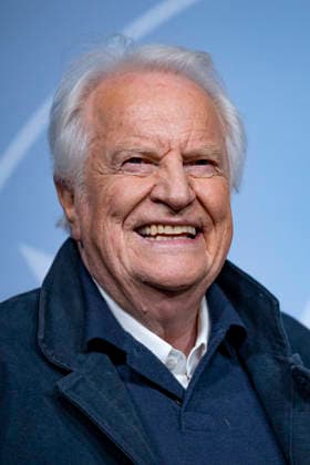 CELEBRITES : Festival International de Comedie - Alpe Huez - 19 01 2026 ALPE D HUEZ, FRANCE - AndrÃ Dussolier attends the Chers Parents Photocall during the 29th L Alpe d Huez International Comedy Film Festival on January 19, 2026 in Alpe d Huez, France. Photo by Sandrine Thesillat PsNewZ  Copyright: xSandrinexTHESILLATx