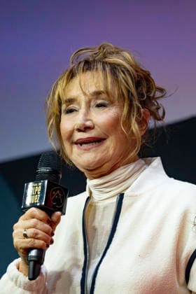 CELEBRITES : Festival International de Comedie - Alpe Huez - 19 01 2026 ALPE D HUEZ, FRANCE - Marie-Anne Chazel attends the Chers Parents Photocall during the 29th L Alpe d Huez International Comedy Film Festival on January 19, 2026 in Alpe d Huez, France. Photo by Sandrine Thesillat PsNewZ  Copyright: xSandrinexTHESILLATx