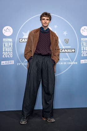 CELEBRITES : Festival International de Comedie - Alpe Huez - 19 01 2026 ALPE D HUEZ, FRANCE - Vassili Schneider attends the Chers Parents Photocall during the 29th L Alpe d Huez International Comedy Film Festival on January 19, 2026 in Alpe d Huez, France. Photo by Sandrine Thesillat PsNewZ  Copyright: xSandrinexTHESILLATx