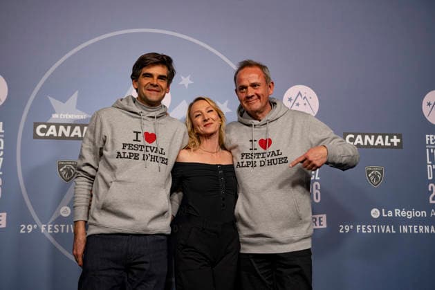 CELEBRITES : Festival International de Comedie - Alpe Huez - 19 01 2026 ALPE D HUEZ, FRANCE - ClÃ ment Lemoine, Audrey Lamy et FrÃ dÃ ric Cassoly attend the Chers Parents Photocall during the 29th L Alpe d Huez International Comedy Film Festival on January 19, 2026 in Alpe d Huez, France. Photo by Sandrine Thesillat PsNewZ  Copyright: xSandrinexTHESILLATx