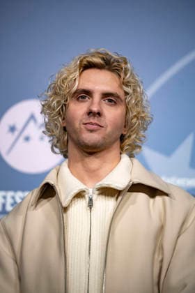 CELEBRITES : Festival International de Comedie - Alpe Huez - 19 01 2026 ALPE D HUEZ, FRANCE - Thomas SolivÃ res attends the Chers Parents Photocall during the 29th L Alpe d Huez International Comedy Film Festival on January 19, 2026 in Alpe d Huez, France. Photo by Sandrine Thesillat PsNewZ  Copyright: xSandrinexTHESILLATx