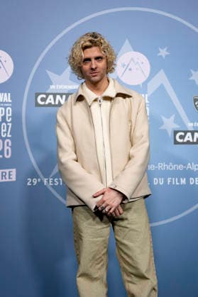 CELEBRITES : Festival International de Comedie - Alpe Huez - 19 01 2026 ALPE D HUEZ, FRANCE - Thomas SolivÃ res attends the Chers Parents Photocall during the 29th L Alpe d Huez International Comedy Film Festival on January 19, 2026 in Alpe d Huez, France. Photo by Sandrine Thesillat PsNewZ  Copyright: xSandrinexTHESILLATx