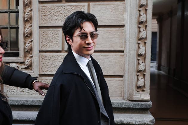 Milan, Milan Fashion Week Menswear Fall Winter 2026 2027 - Men s Fashion, Fall Winter 2026 2027 - Giorgio Armani Show - Guest Arrivals. Pictured: Hudson Williams (lead actor in the TV series Heated Rivalry)  Copyright: xAlessandroxBremecx xipa-agency.netx xx IPA_Agency_IPA70307119