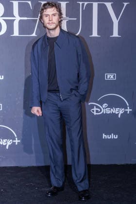 News - Red Carpet - THE BEAUTY Evan Peters attends the red carpet of the movie THE BEAUTY on January 19, 2026 at Terme di Diocleziano, Rome, Italy Rome Terme di Diocleziano Italy Copyright: xEmanuelaxVertollix xLiveMediax LPN_2248977