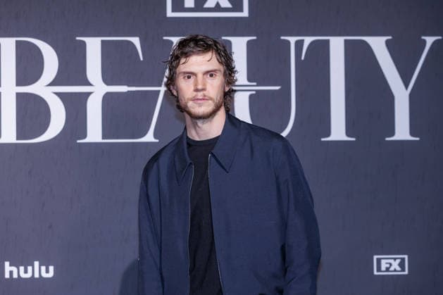 News - Red Carpet - THE BEAUTY Evan Peters attends the red carpet of the movie THE BEAUTY on January 19, 2026 at Terme di Diocleziano, Rome, Italy Rome Terme di Diocleziano Italy Copyright: xEmanuelaxVertollix xLiveMediax LPN_2248978