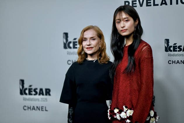 Cesar Revelations 2026 Photocall In Paris. FC PARIS, FRANCE - JANUARY 19 Isabelle Huppert and Bella Kim attend the Cesar - Revelations 2026 Photocall at Elysee Montmartre on January 19, 2026 in Paris, France. Photo by Franck Castel ABACAPRESS.COM Paris France  Copyright: xCastelxFranck ABACAx