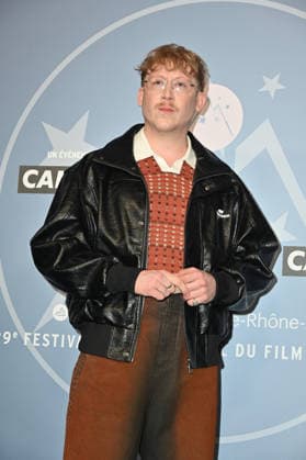 29th L Alpe d Huez Comedy Film Festival Opening Ceremony Eddy De Pretto arriving to the Opening ceremony of the 29th Comedy Film Festival in L Alpe d’Huez, France, on January 19, 2026. Photo by Mireille Ampilhac ABACAPRESS.COM L Alpe d Huez France  Copyright: xAmpilhacxMireille ABACAx