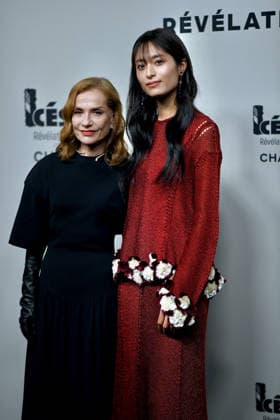 Cesar Revelations 2026 Photocall In Paris. FC PARIS, FRANCE - JANUARY 19 Isabelle Huppert and Bella Kim attend the Cesar - Revelations 2026 Photocall at Elysee Montmartre on January 19, 2026 in Paris, France. Photo by Franck Castel ABACAPRESS.COM Paris France  Copyright: xCastelxFranck ABACAx