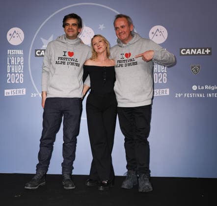 29eme Festival International du Film de Comedie de lAlpe dHuez 2026 International Alpe d Huez Comedy Film Festival Audrey Lamy with festival directors Clement Lemoine and Frederic Cassoly 452324 2026 01 19 Alpe d Huez France  Copyright: xIsabellexVautierx xStarfacex STAR_452324_048